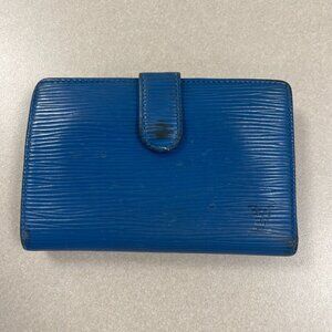 Louis Vuitton Toledo Blue Epi Leather Kisslock Wallet - Preowned